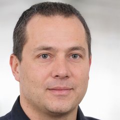 Sinan Yılmaz — Kıdemli Rehber Editörü portre fotoğrafı